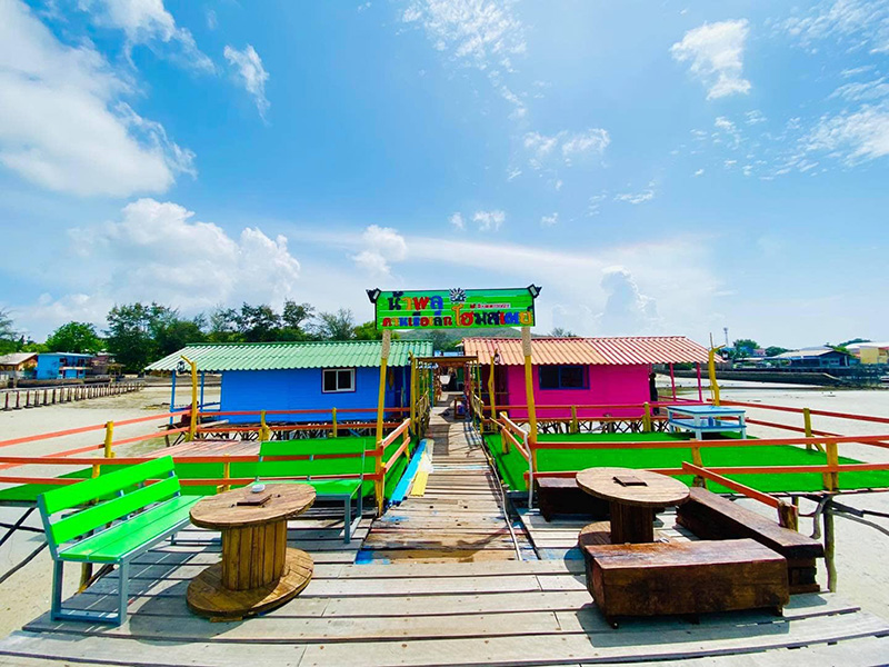 น้าพลคานเรือเล็กโฮมสเตย์ จังหวัดชลบุรี