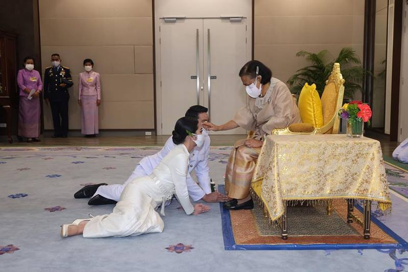 ออม ทายาททิฟฟี่ ดีเจอิฐ รับพระราชทานน้ำสังข์ กรมสมเด็จพระเทพฯ