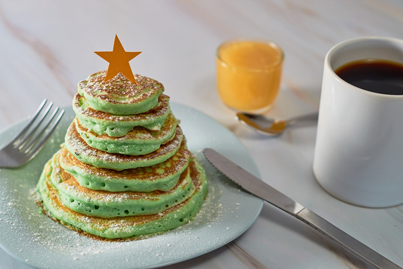 แพนเค้กผักโขม แพนเค้กคริสต์มาส แพนเค้กปีใหม่ ไอเดียตกแต่งแพนเค้ก