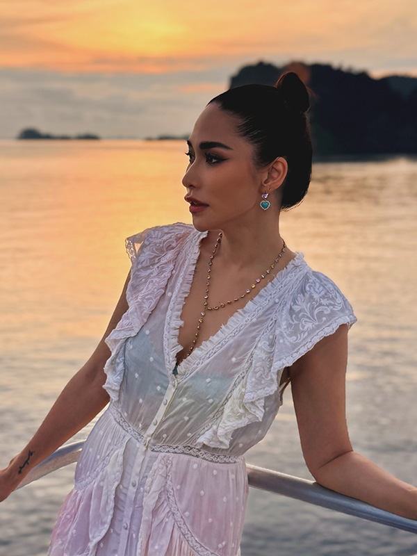 พลอย เฌอมาลย์