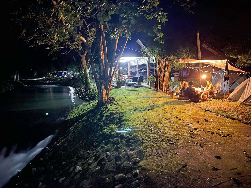 ลานกางเต็นท์ริมน้ำ จ.สระบุรี