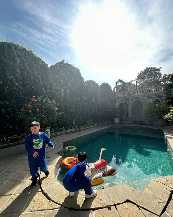 บ้าน ชมพู่ อารยา