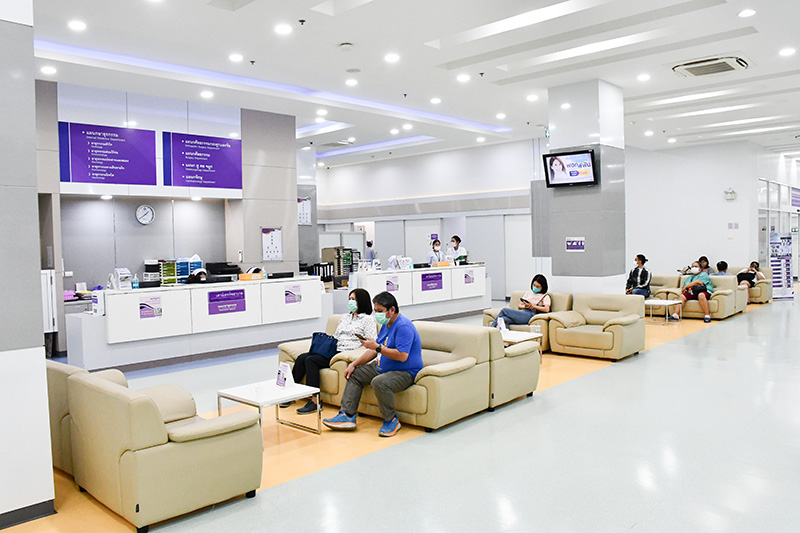 คุณพีท กันตพร หาญพาณิชย์ กรรมการผู้จัดการฝ่ายการตลาดเครือโรงพยาบาลบางกอก เชน ฮอสปิทอล (BCH)