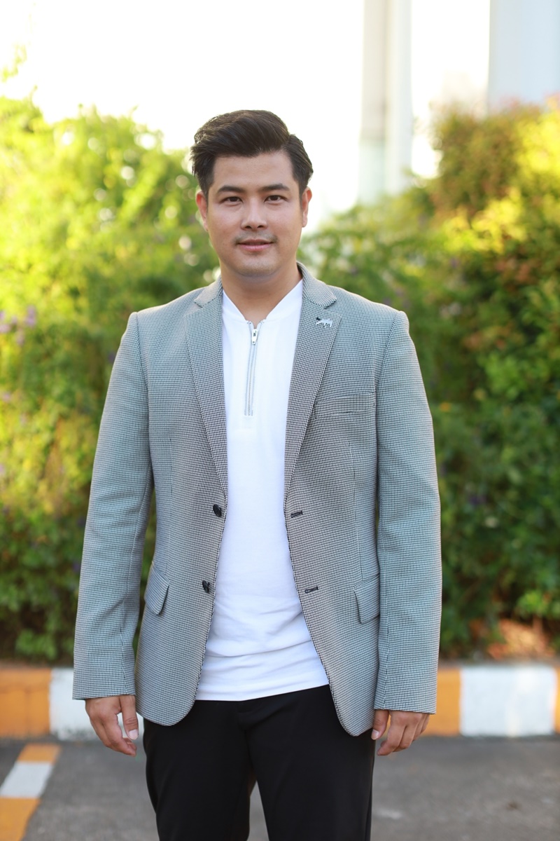 สาวน้อยร้อยไมค์