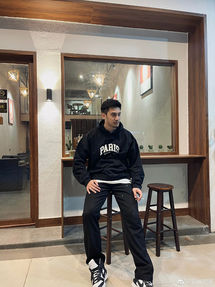 หนุ่มหล่อ