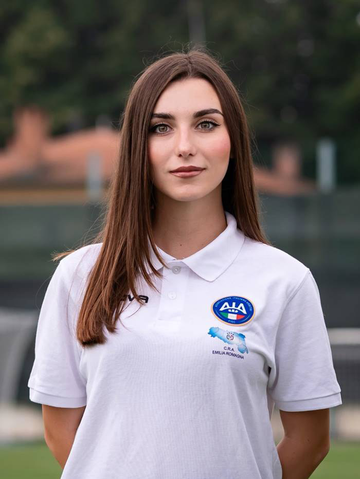 จูเลียน่า วิจิเล่ ผู้กำกับเส้นสาว ลีกรองอิตาลี