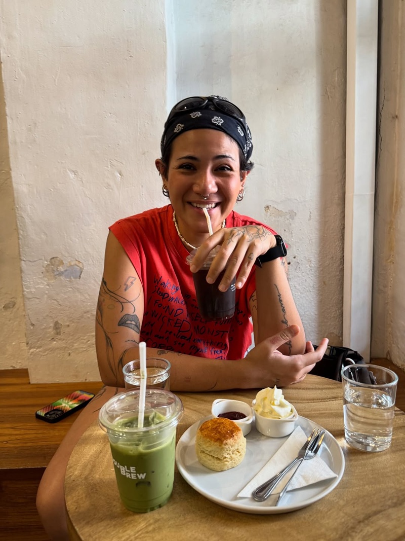 ซิลวี่ ปล่อยชอตหอมแก้ม มะเหมี่ยว คนแห่ลุ้นสถานะ