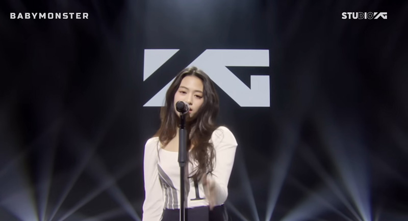 อาฮยอน AHYEON