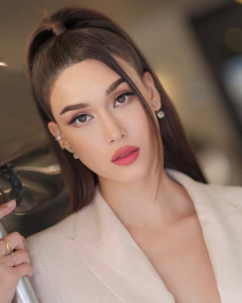 แจ็คกี้ ชาเคอลีน