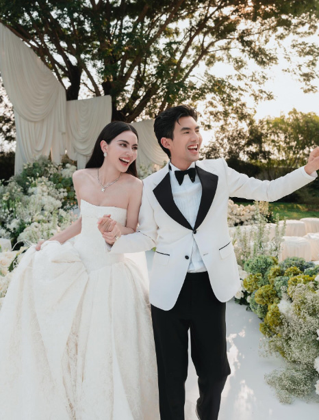 ใหม่ ดาวิกา