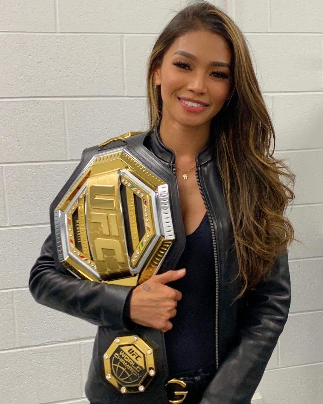 Red Dela Cruz ริงเกิร์ลสาวตากาล็อก จากสังเวียน Ufc 