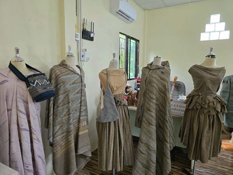 ผ้าใยสับปะรด เชียงราย