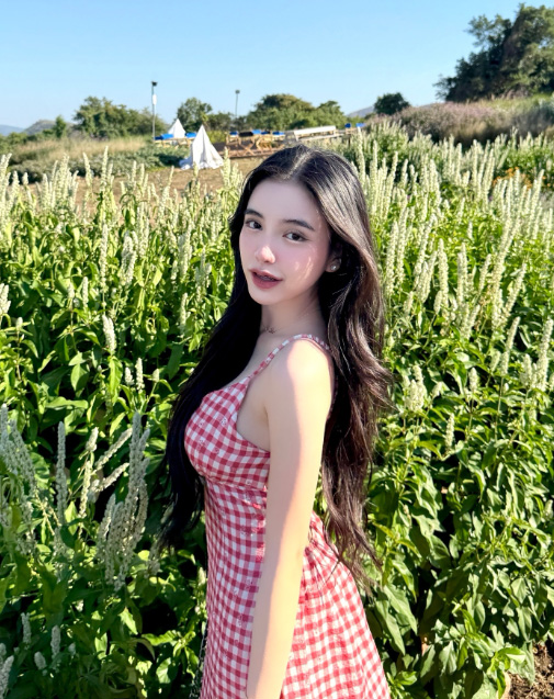 ขนม ศศิกานต์ อดีตภรรยา ครูเต้ย อภิวัฒน์ สาวสวยดีกรีดาวมหาวิทยาลัย ที่เพิ่งเปิดตัวรักใหม่