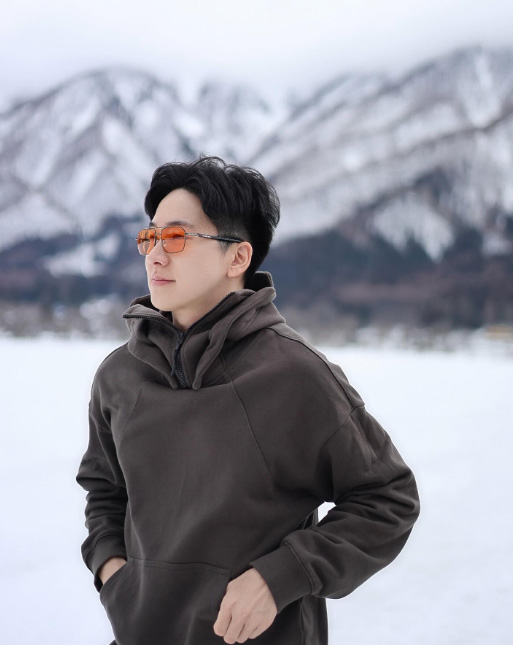ไฮโซนิน ประวัติ