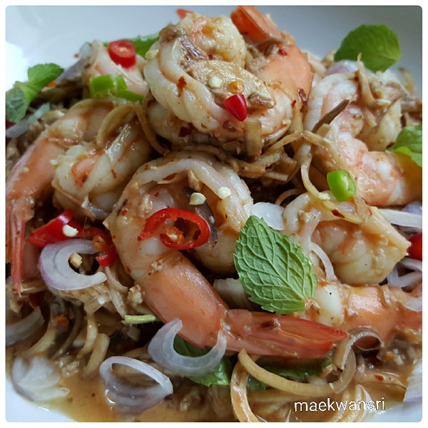 ยำกุ้งสด