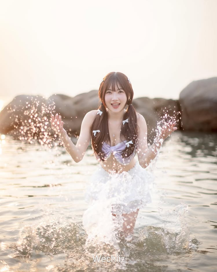 ไข่มุก วรัทยา หรือ ไข่มุก BNK48 จัดลุคสดใสซาบซ่า นุ่งสั้น แชะภาพริมหาด