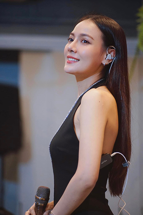 เอม รมิดา เปิดประวัตินักร้องลูกทุ่งสาวสวย หวานใจของ แจ๊ค ธนพล