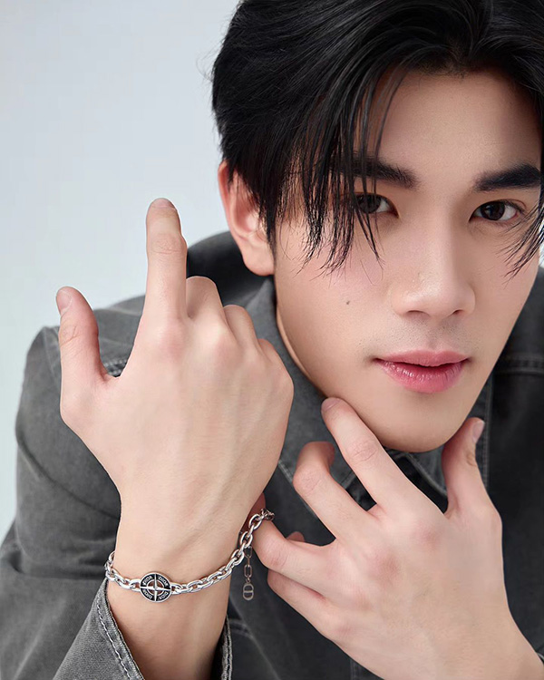 โฟร์ท ณัฐวรรธน์ ถ่ายแบบ
