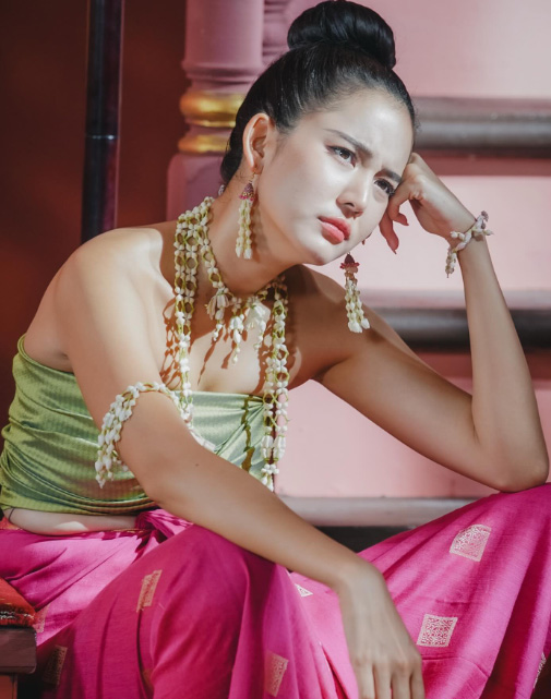 แฟชั่นชุดไทยของสาว ๆ แก๊งคณิกา จากละคร คุณพี่เจ้าขาดิฉันเป็นห่านมิใช่หงส์ สวยทุกลุค