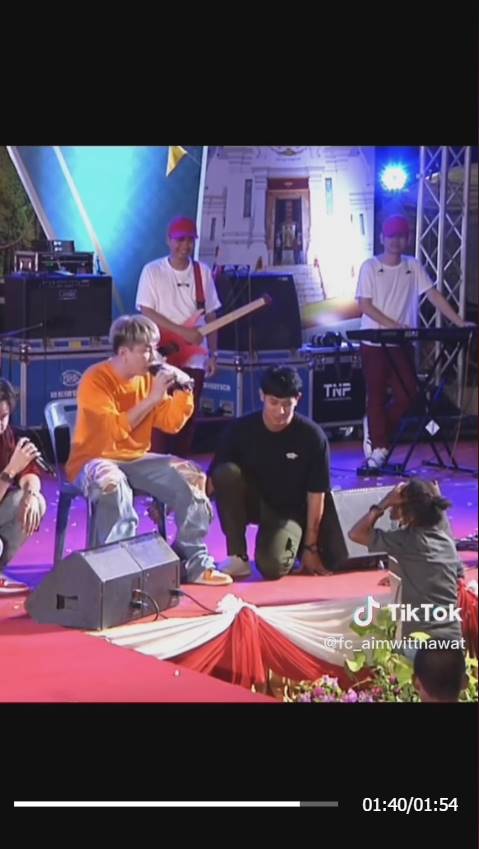 เอม ตามใจตุ๊ด โดนยายเมาป่วนคอนเสิร์ต