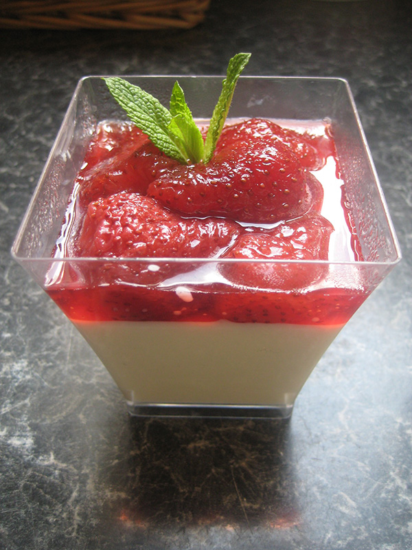 สตรอว์เบอร์รี พานาคอตต้า เมนูของหวาน พานาคอตต้า สูตรขนม