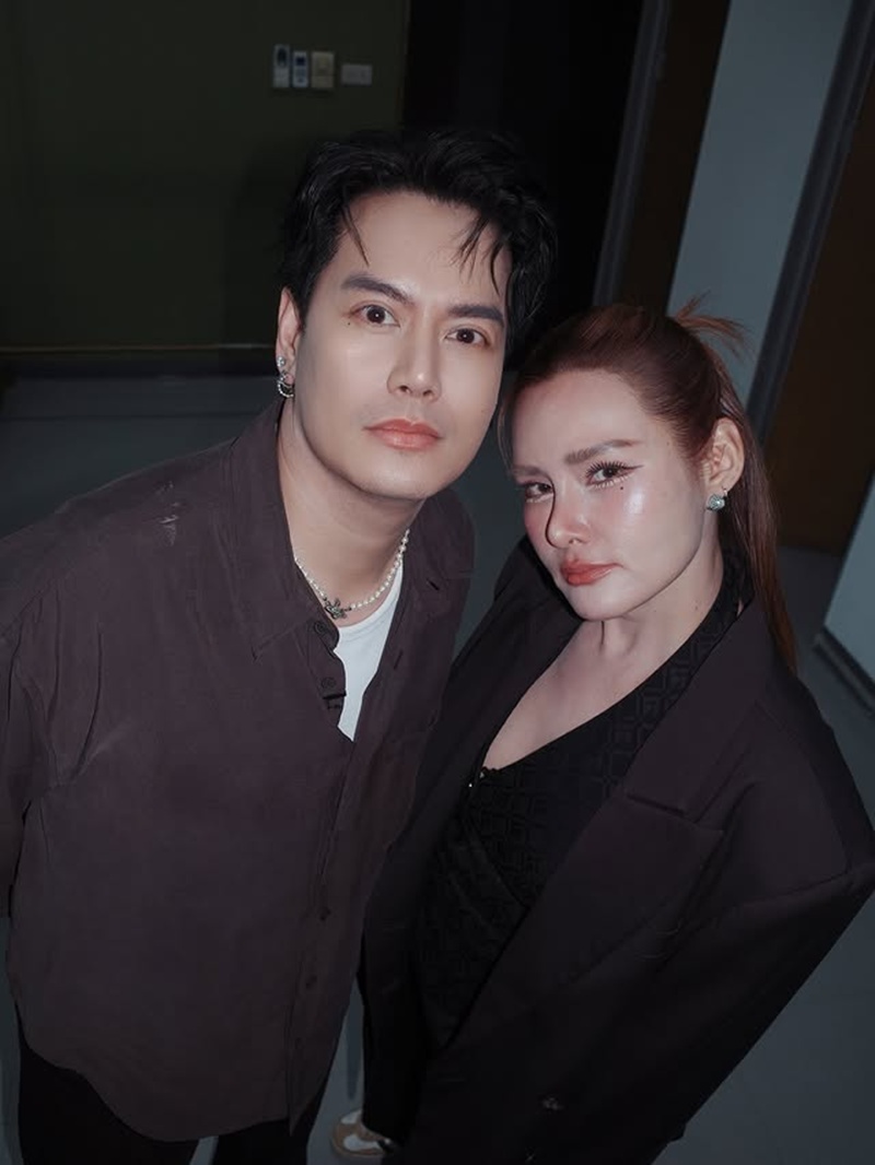 อ๊อฟ ปองศักดิ์ หญิง รฐา 
