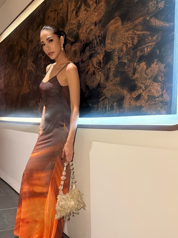 พลอย เฌอมาลย์ ลงคลิปหนุ่มคนดังตามจีบ