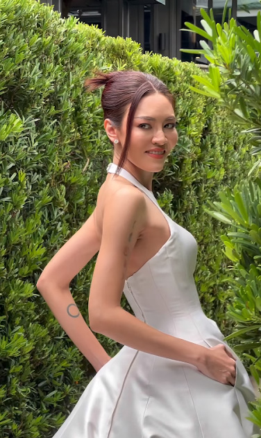 แพท วง Klear ชุดแต่งงาน