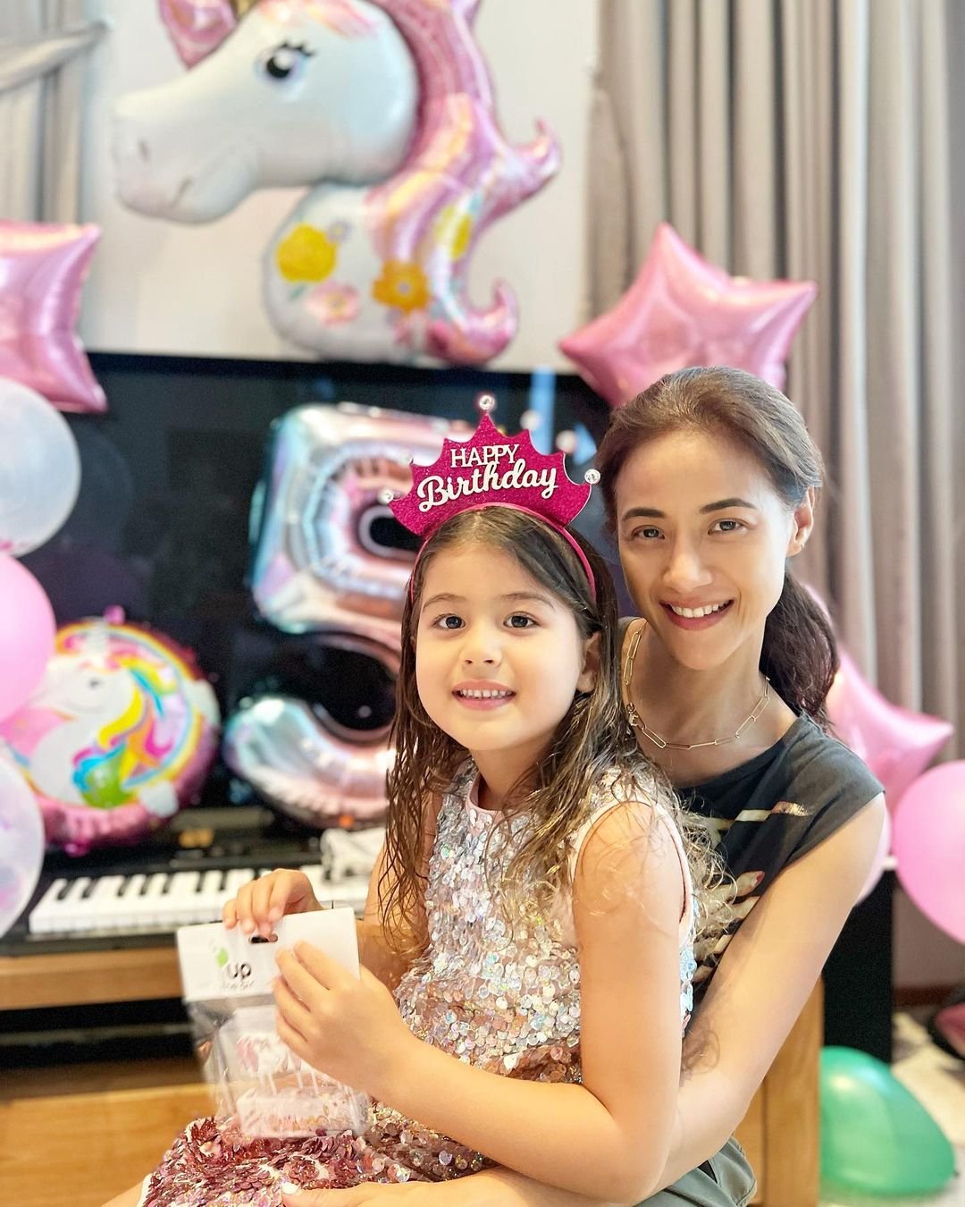 น้องทาเรีย ลูกสาว น้ำฝน กุลณัฐ น้องทาเรีย ลูกสาว น้ำฝน กุลณัฐ