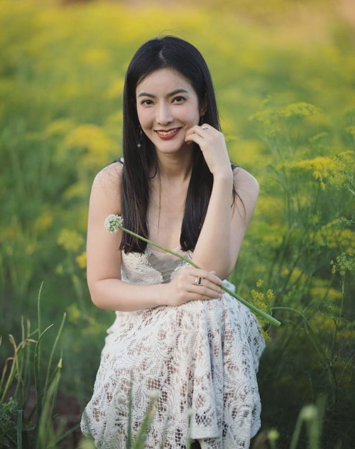 อาย วราไพรินทร์ ประวัติดารา