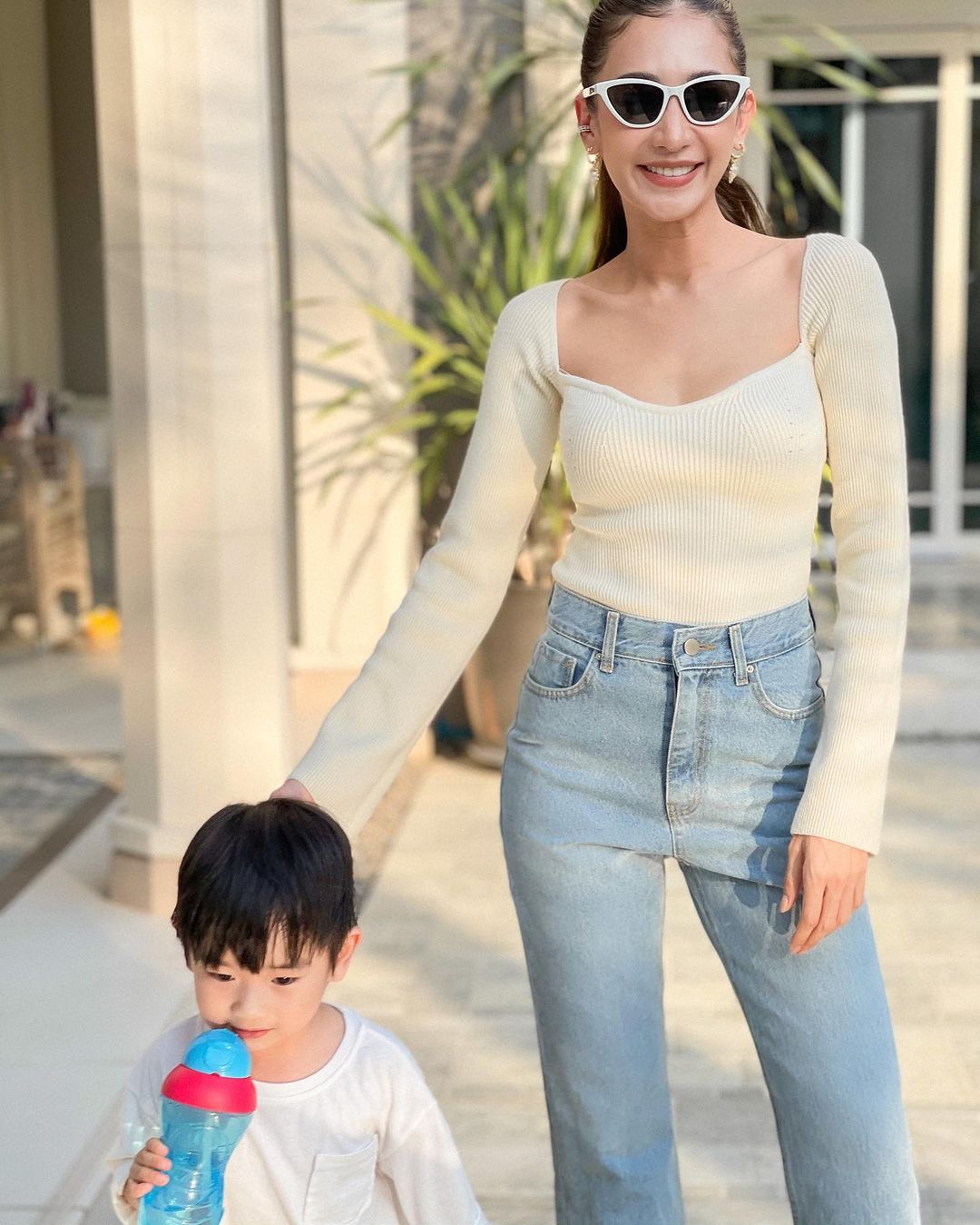 เนย โชติกา ลูก