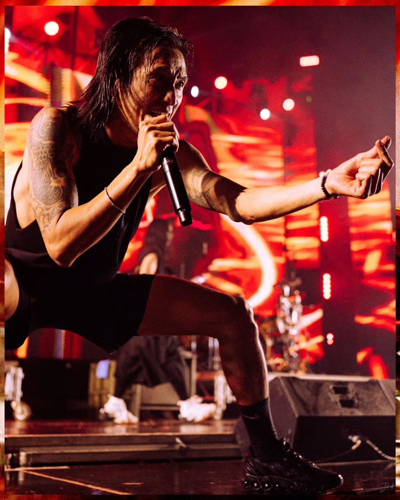 ตูน บอดี้สแลม เข้าผ่าตัดกระดูกคอกดทับเส้นประสาท