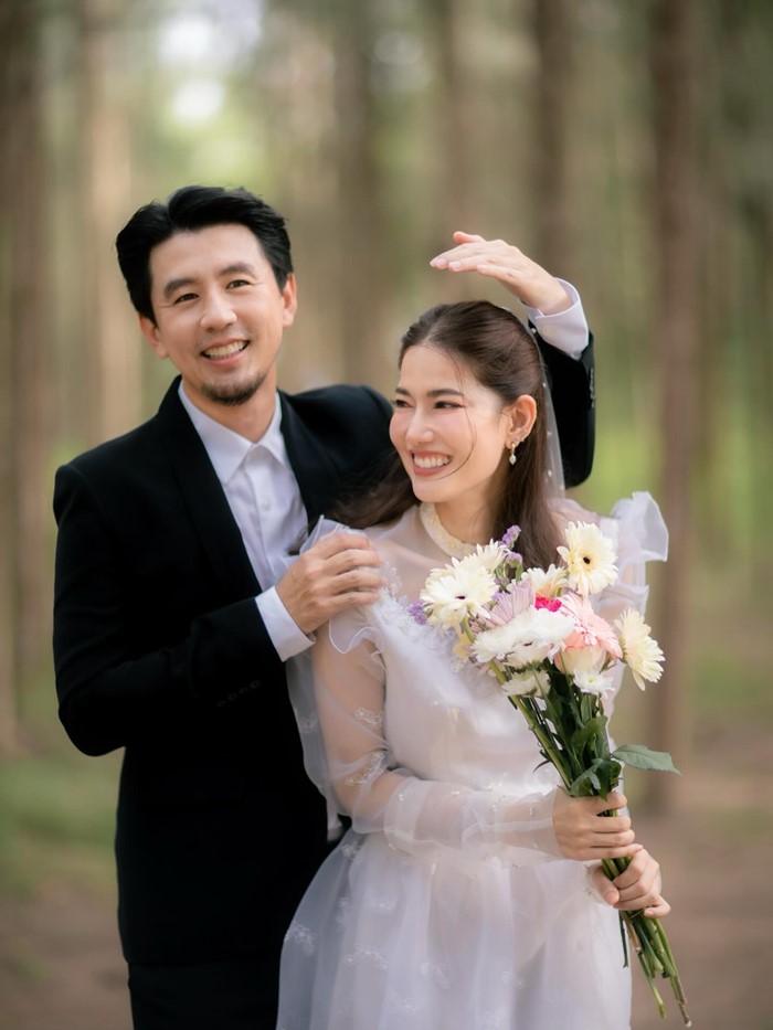 น้ำหวาน กรรณาภรณ์ เอาชุดแต่งงานแม่มาถ่ายการ์ดงานแต่ง 