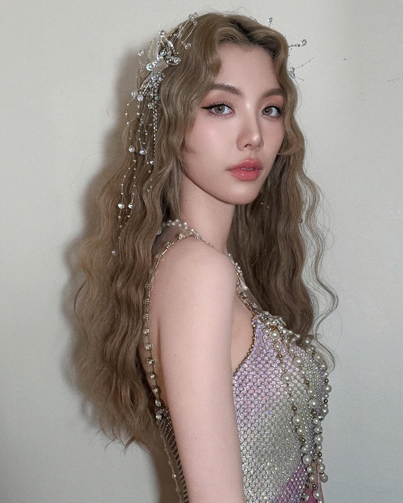 คิง เพาเวอร์ จัดพาเหรดสุดอลังรับสงกรานต์ หลิง ออม 