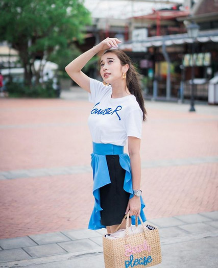 แฟชั่นชุดสีฟ้า