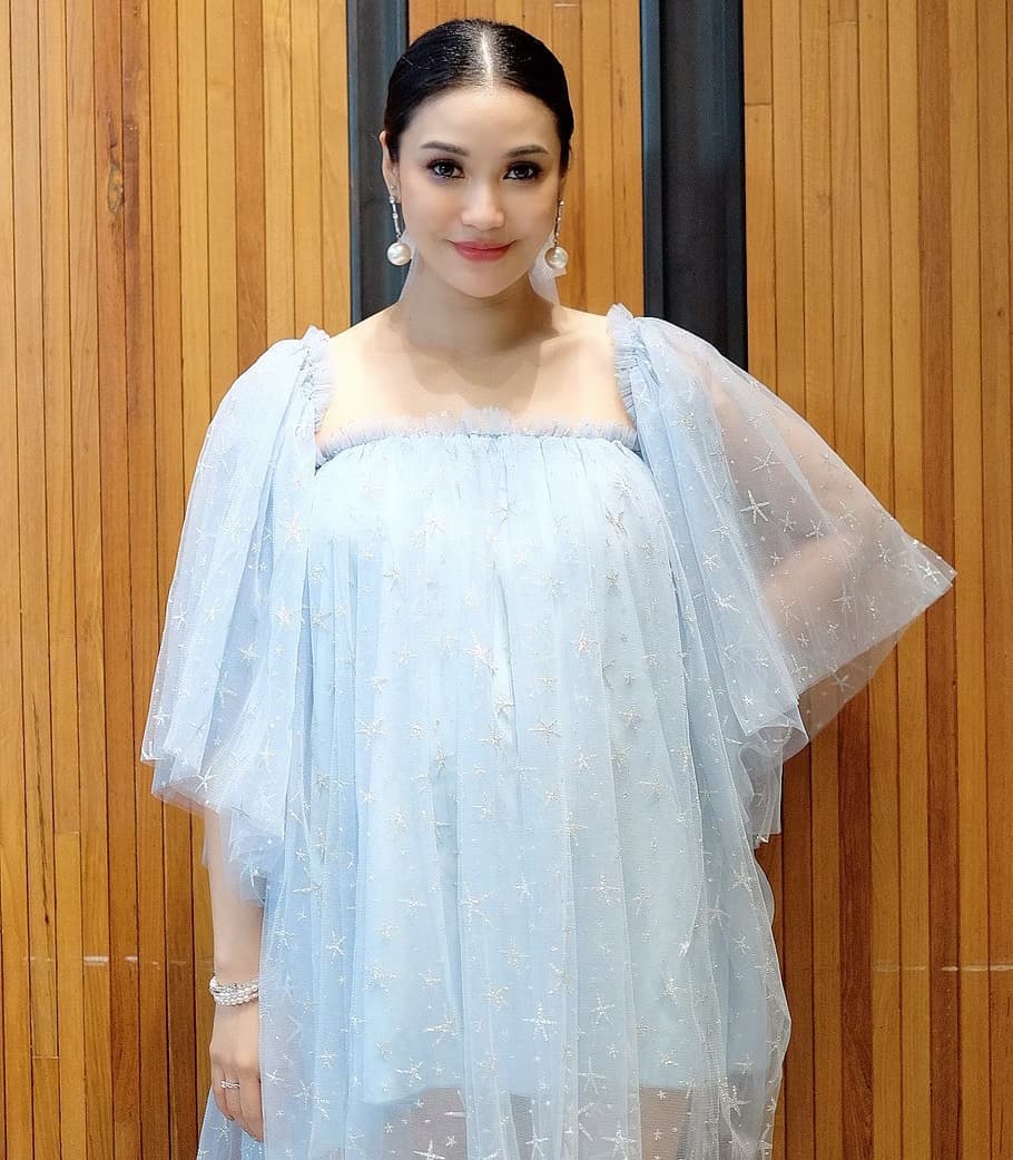 ชมพู่ ก่อนบ่าย