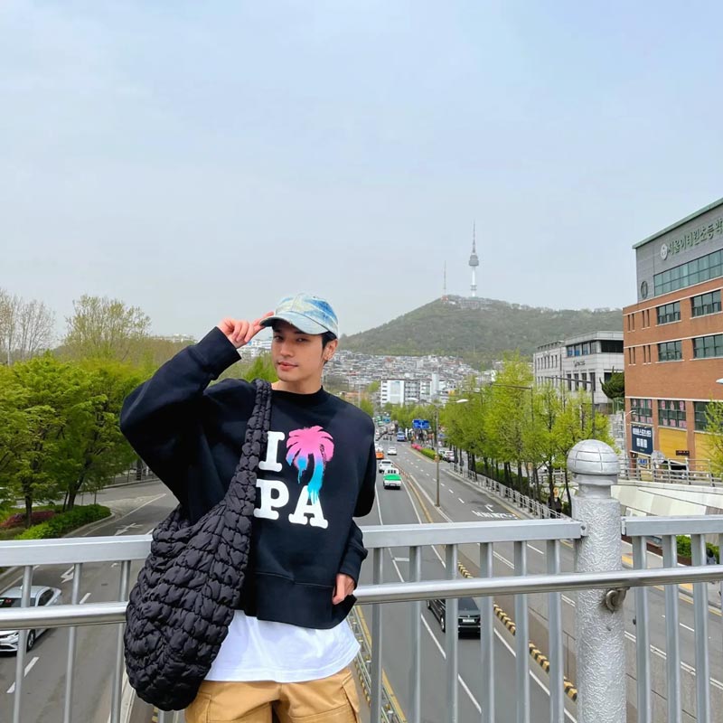 โอบ โอบนิธิ