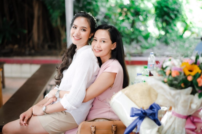  คุณแม่ โอปอล สุชาตา 