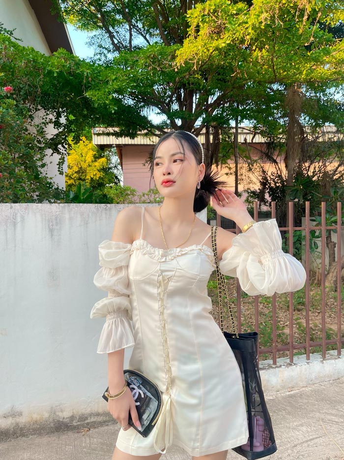 เอ๋ มิรา