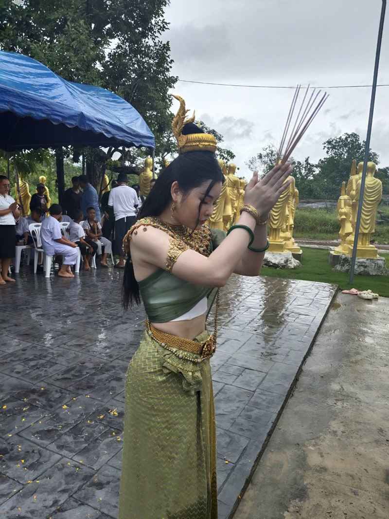 ลิลลี่ เหงียน รำฟาด หมอเขมร