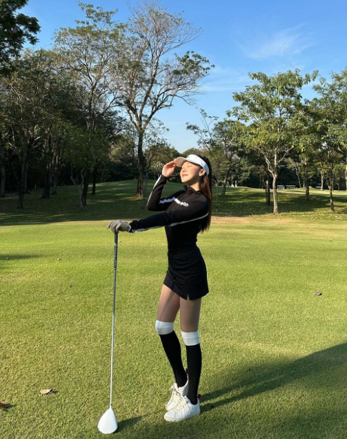 มายด์ ณภศศิ แฟชั่นชุดตีกอล์ฟ