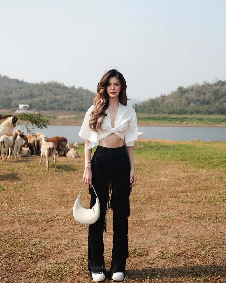 เฟิร์น เฌอลิน