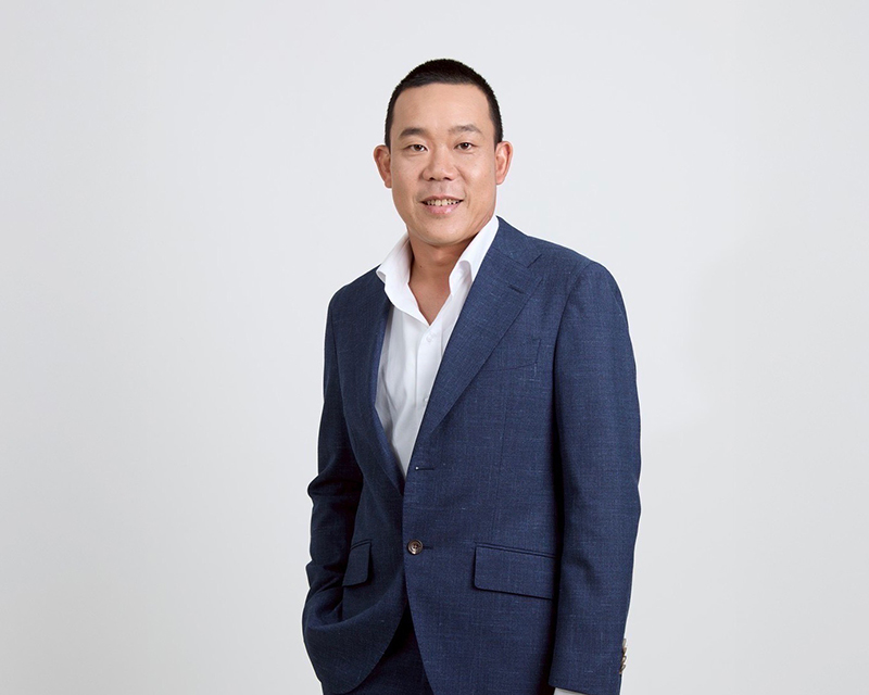 คุณเพชร คงแสงไชย