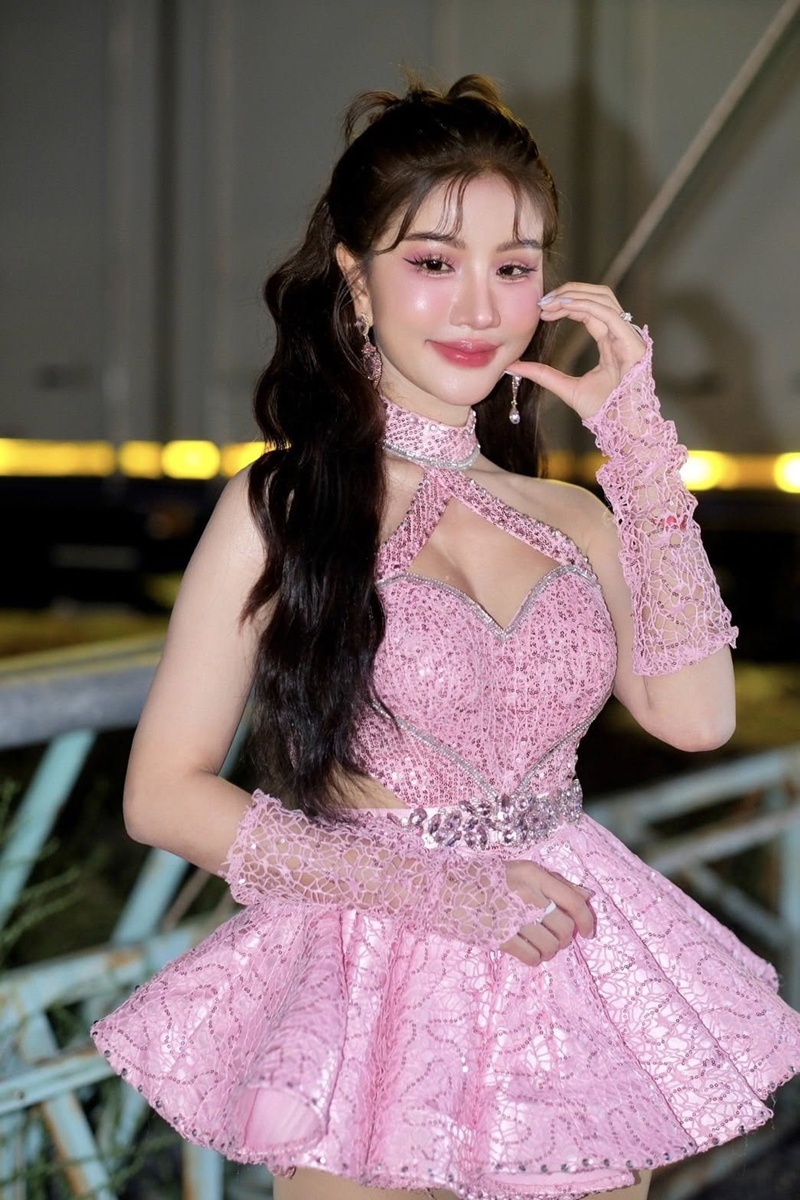 แพรวพราว แสงทอง