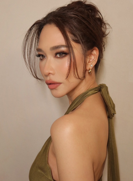 พลอย เฌอมาลย์