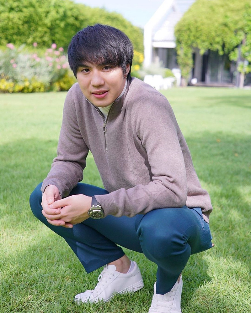 ไวท์ ณวัชร์