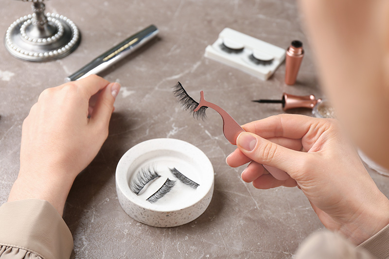 ขนตาแม่เหล็ก