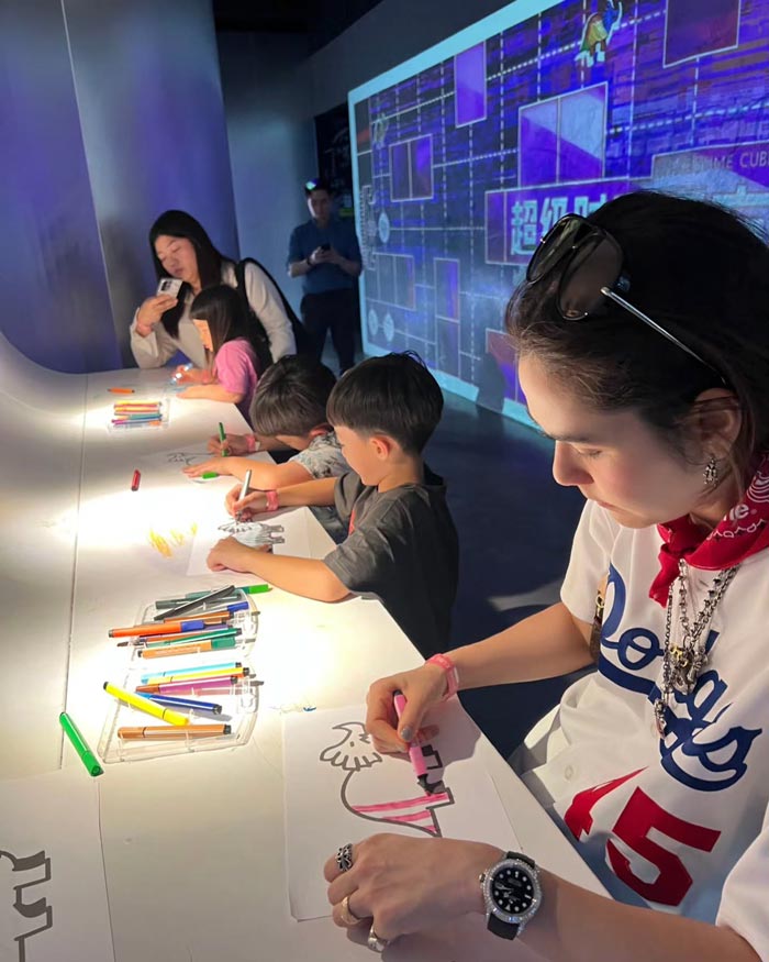 ครอบครัว ชมพู่ อารยา