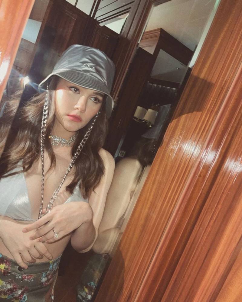 ชมพู่ อารยา