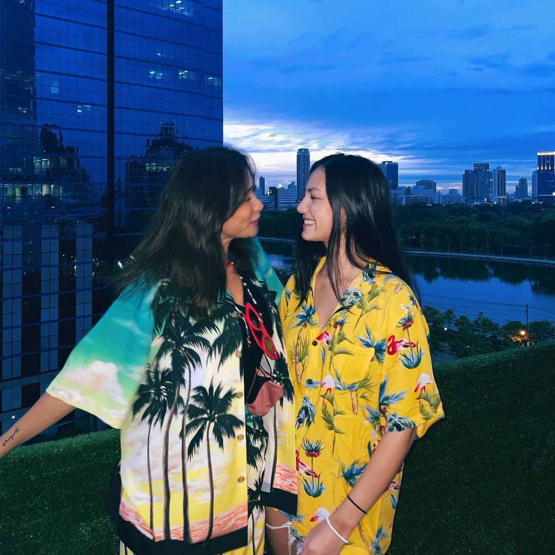 พลอย เฌอมาลย์ 